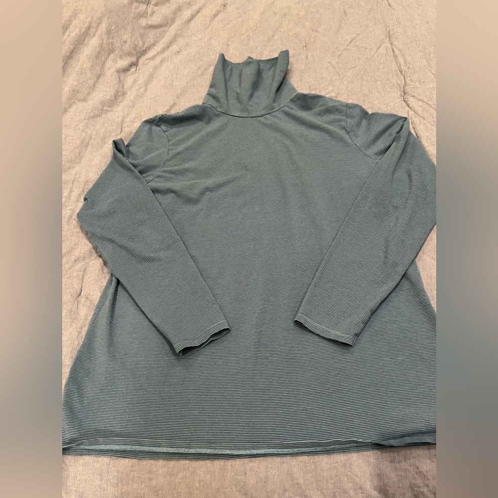 Eddie Bauer Turtleneck Men’s Size 2XX Teal and Navy Blue Striped